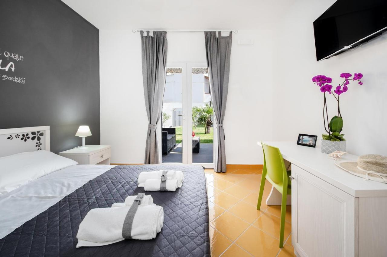 La Casa Del Pozzo Vecchio Bed & Breakfast Procida Exterior photo